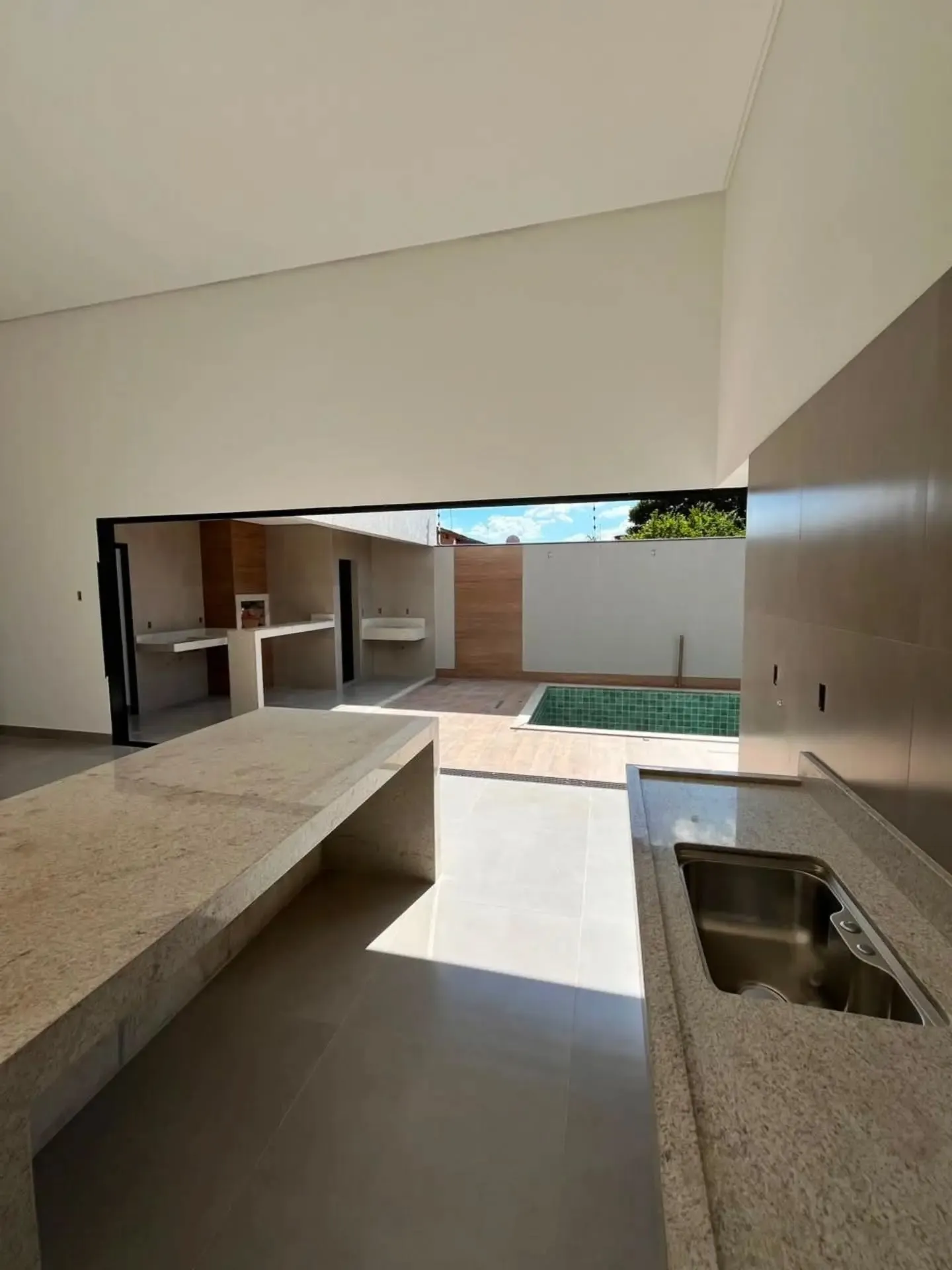 Imagem Casa Sozinha No Lote No Jardim Olimpico Com Lazer Completo