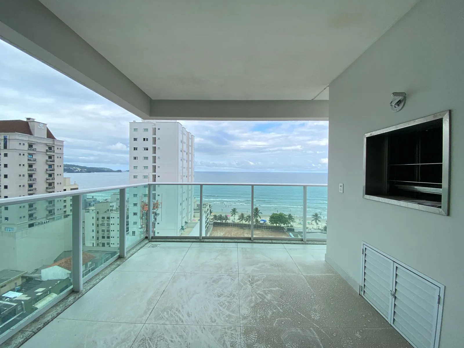 Imagem Apartamento com vista para o mar à venda com 157m2 por R$ 3.400.000,00