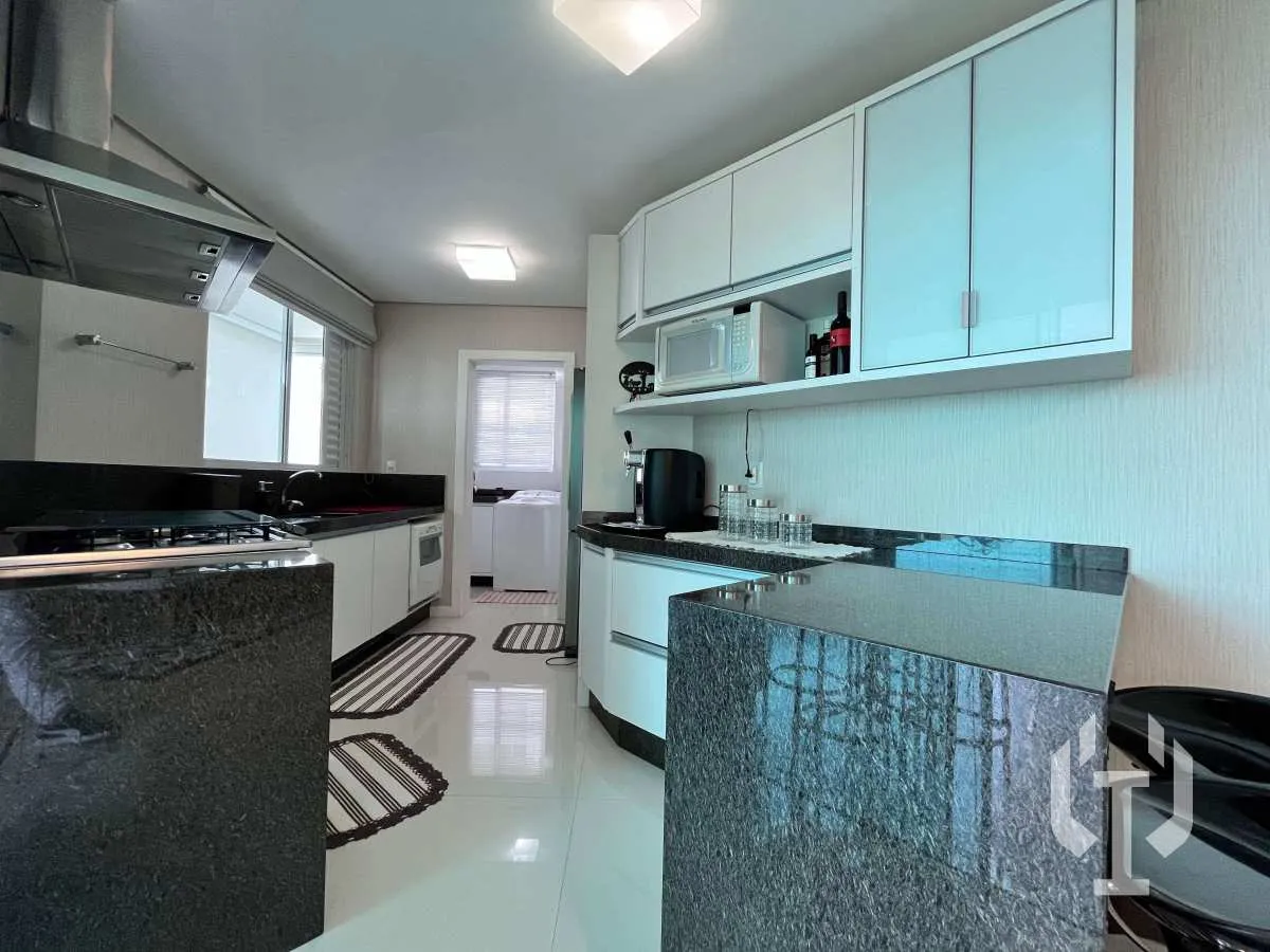 Imagem Apartamento Frente Mar 4 Suítes Mobiliado Pronto Para Morar em Meia Praia
