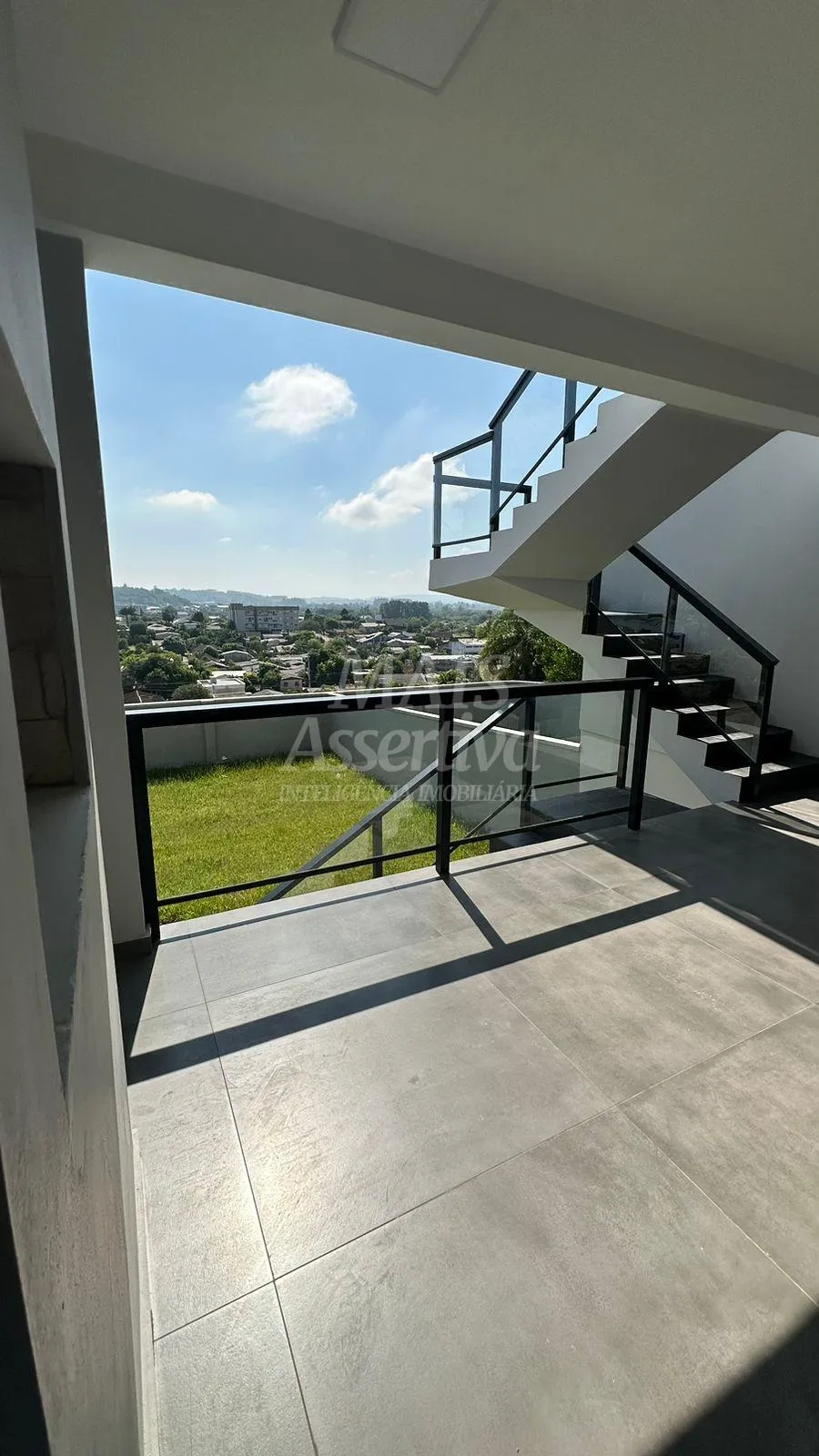Imagem Linda casa com 158,32 m2, de área privativa em terreno de 180,00 m², conta com 01 Sala de estar/...