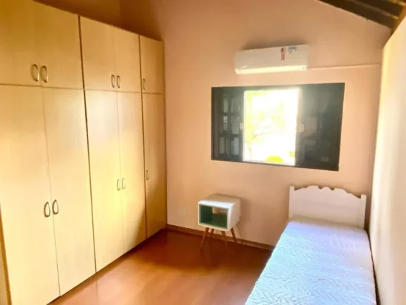 Imagem Casa Sobrado, 5 dormitórios ( 2 suítes), 6 vagas - Jardim Alvorada - Sjc.