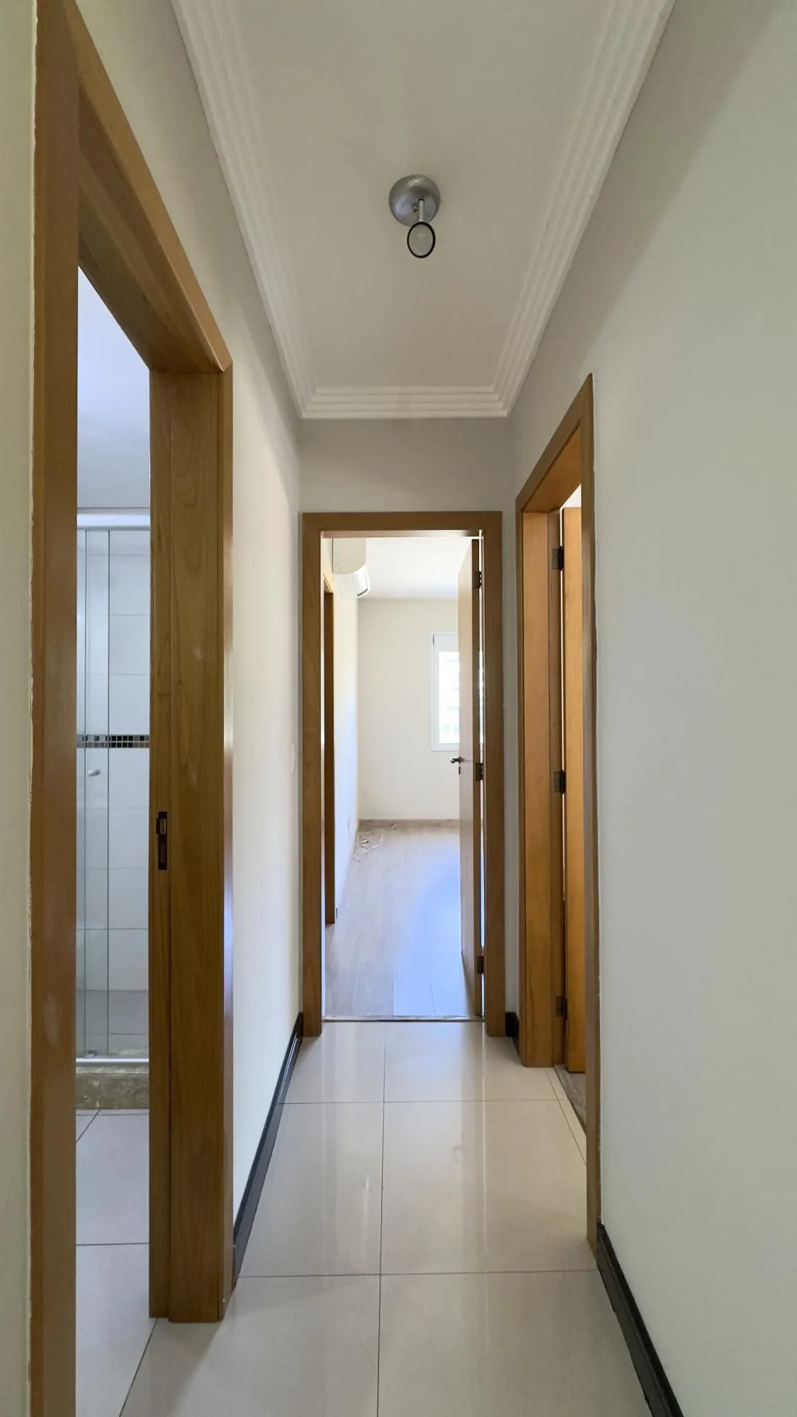 Imagem APARTAMENTO 2 DORMITÓRIOS, SENDO 1 SUÍTE COM VAGA DE GARAGEM NO BAIRRO SANTANA