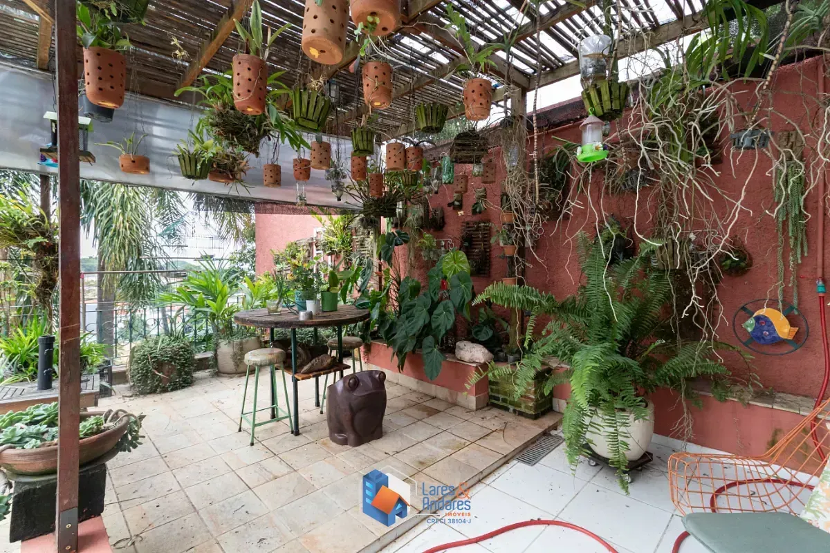 Imagem Sobrado para venda em Alto da Lapa com 3 quartos, sendo 1 suíte, 330m²