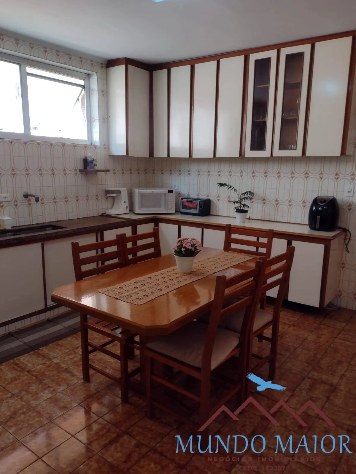 Imagem Casa 5 Quartos e 3 banheiros 1 suite , 350m² por R$ 1.000.000 -Santa Maria