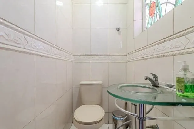 Imagem Casa com 04 quartos no Bairro : Partenon em Porto Alegre/RS