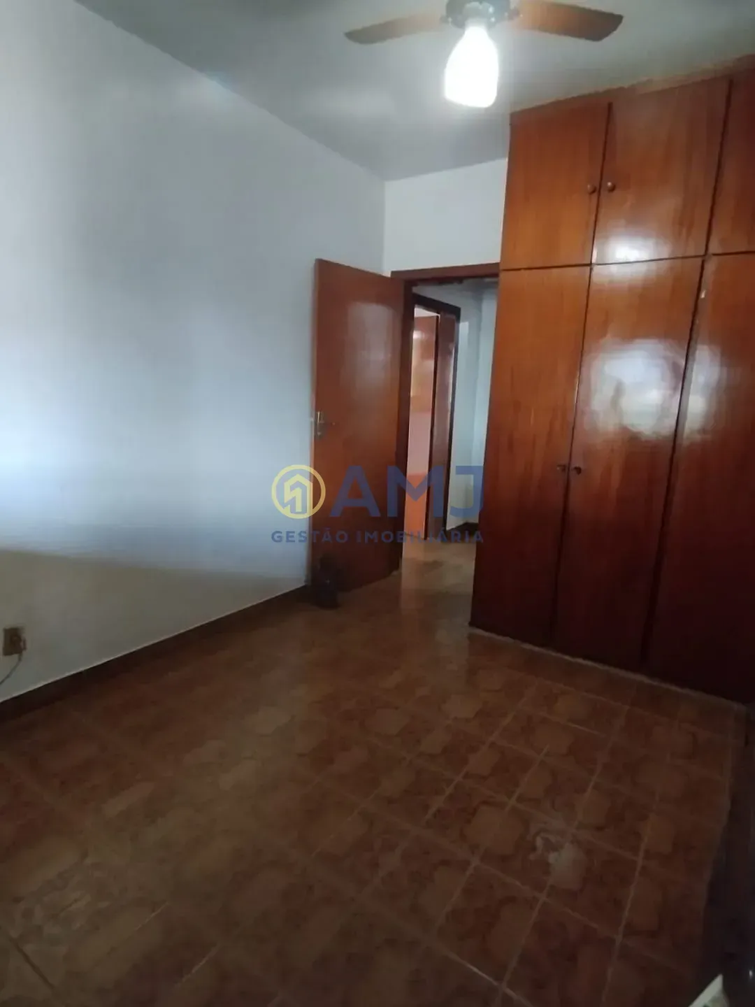 Imagem Excelente oportunidade: duas casas no mesmo lote! Ideal para morar e investir!