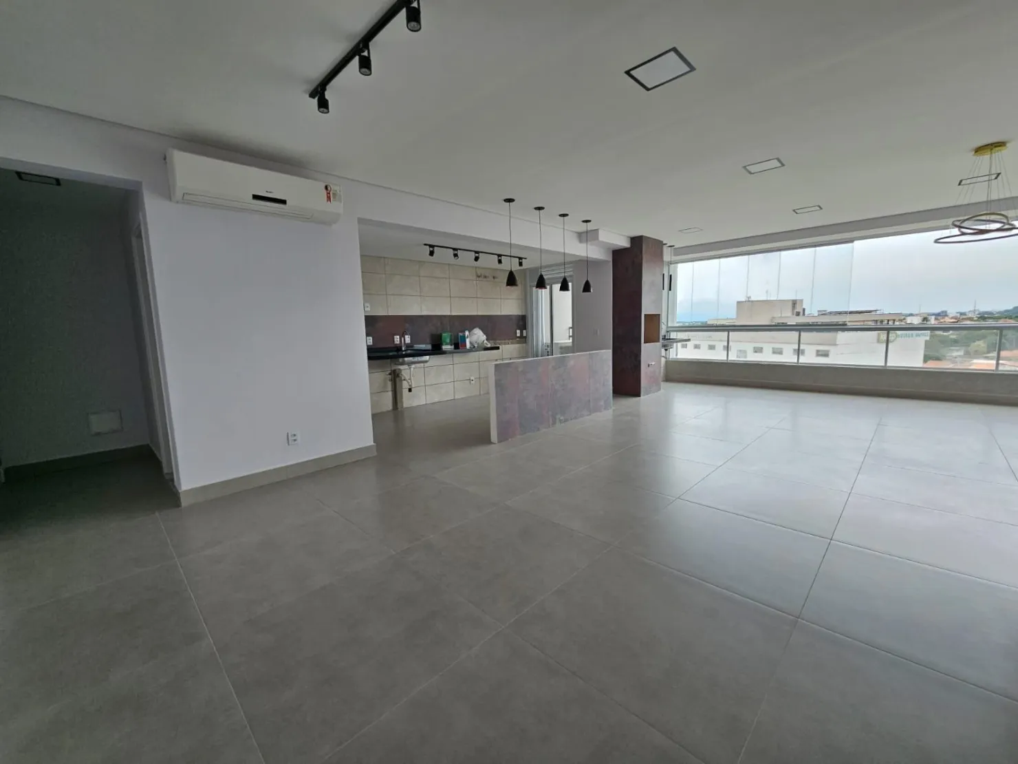 Imagem Apartamento Sofisticado com Vista para a Serra da Mantiqueira - 112m²