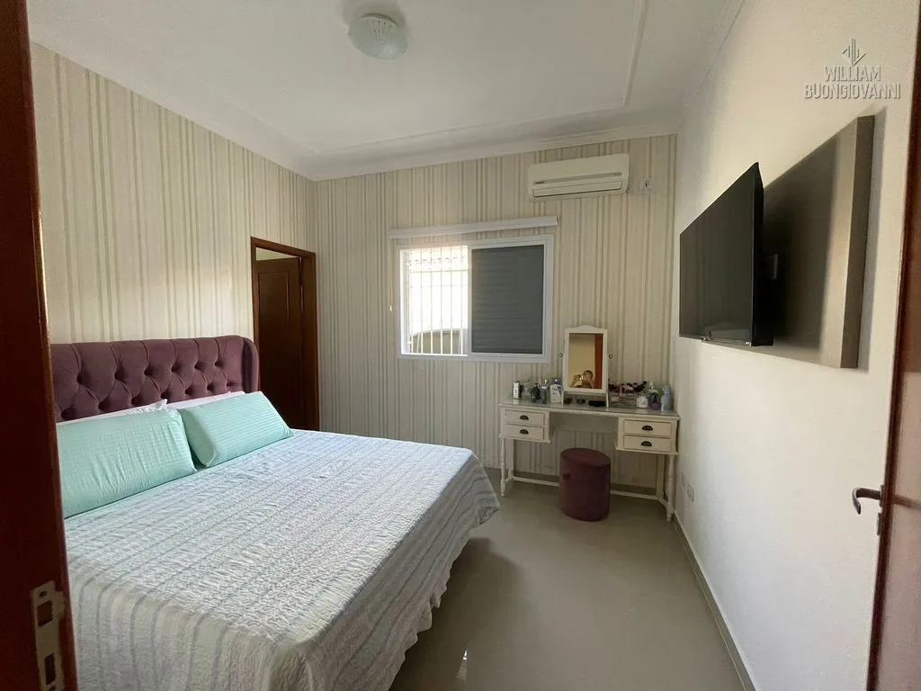 Imagem Casa térrea isolada 4 dormitórios no bairro Florida - Praia Grande