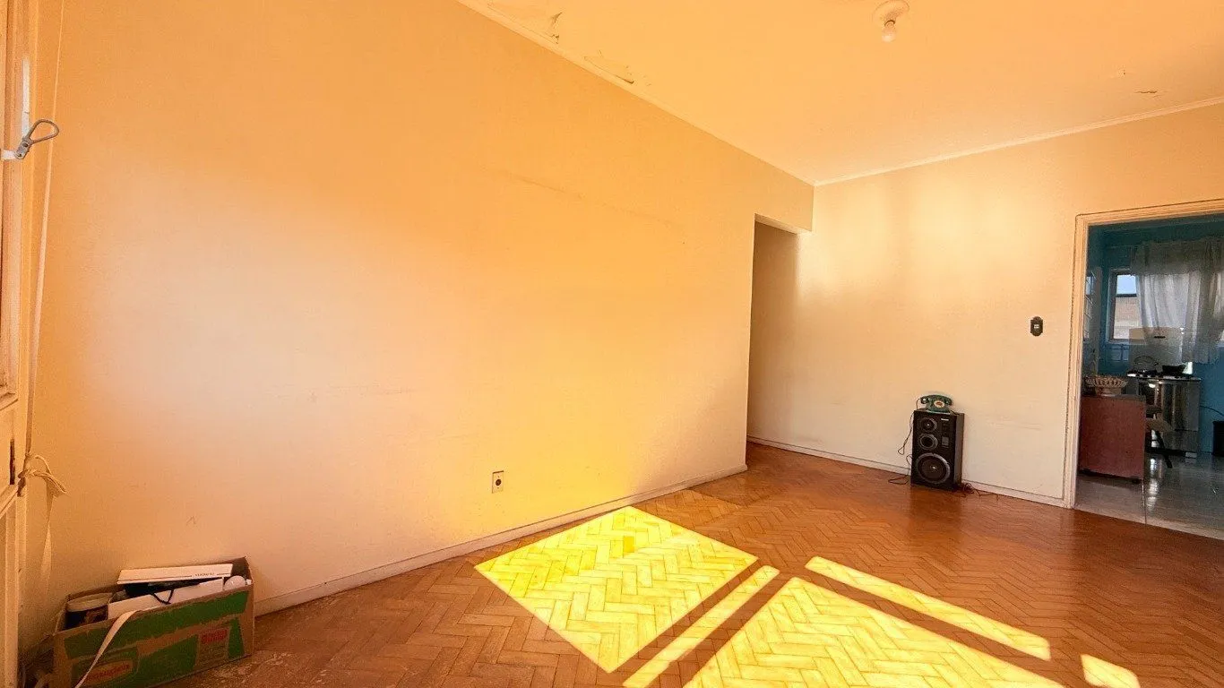 Imagem Apartamento de 3 dormitórios à venda no Bairro Petrópolis, Porto Alegre.