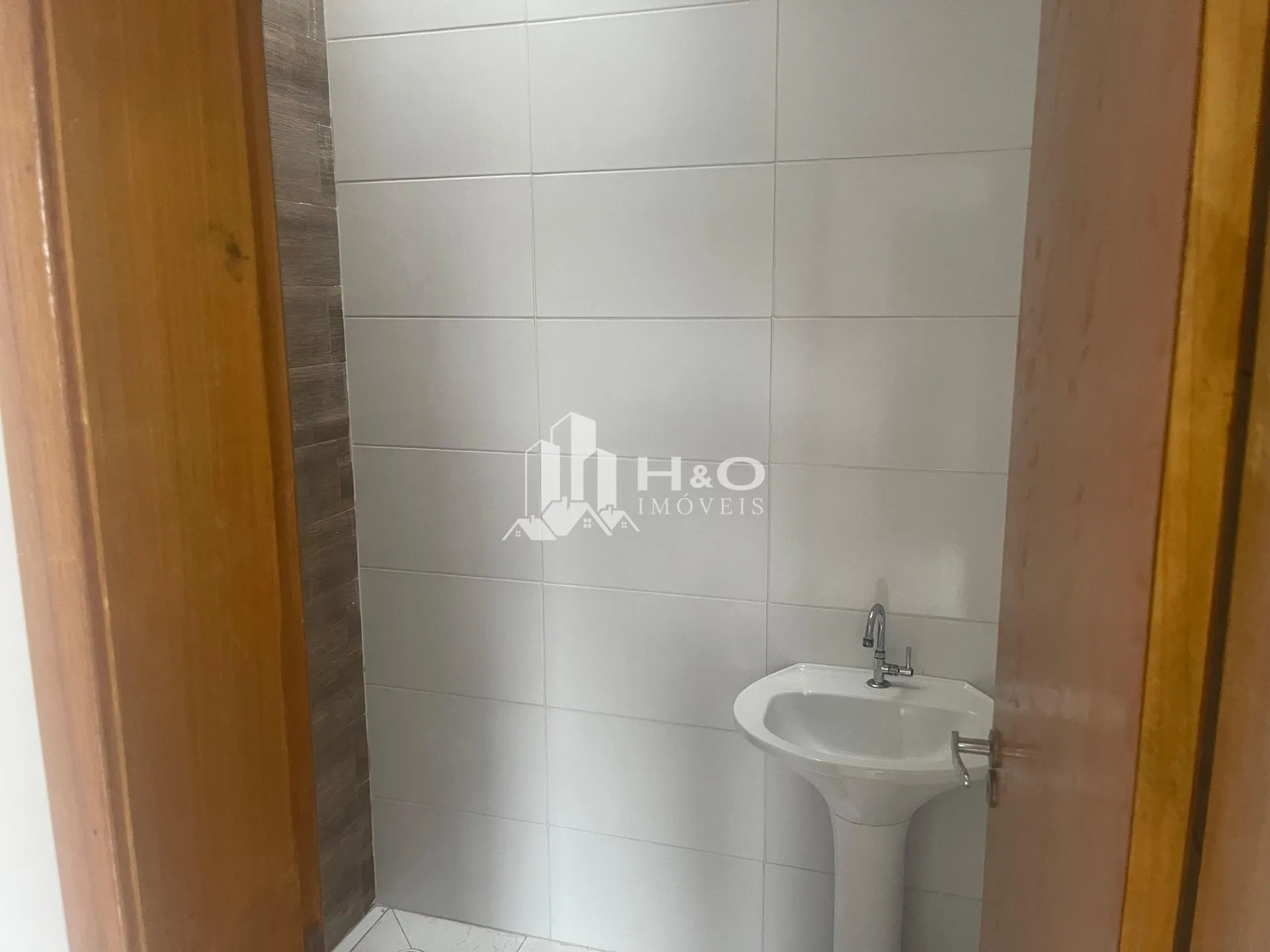 Imagem Oportunidade. Sobrado à Venda em São Miguel Paulista - 2 Suítes, Sacada, Financiamento pelo Minha Casa Minha Vida