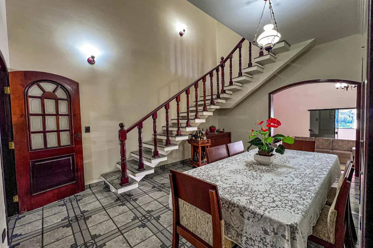 Imagem Casa para venda em Centro Alto com 4 quartos, sendo 1 suíte, 285m2