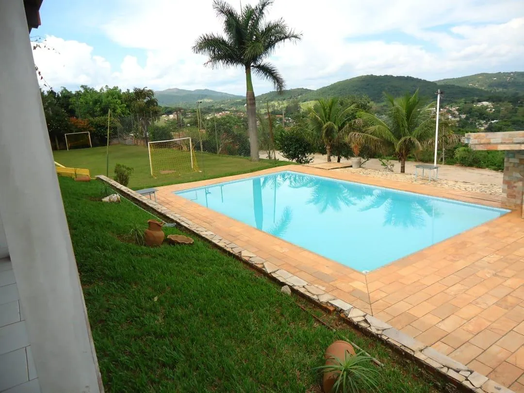 Imagem Vendo um belíssimo sítio em Betim (Vianópolis) com 42.600 m² de extensão.