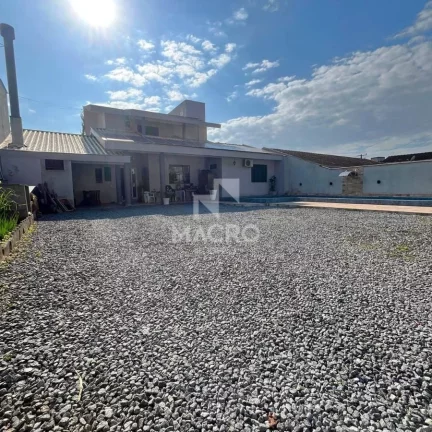 Imagem Sobrado com Piscina | Jaraguá Esquerdo | 3 quartos (1 suíte) | 170m²