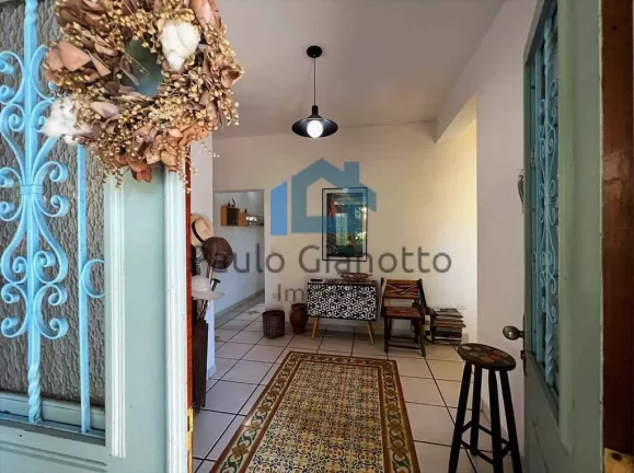 Imagem Casa à venda na Granja Viana - Linda e Rústica!