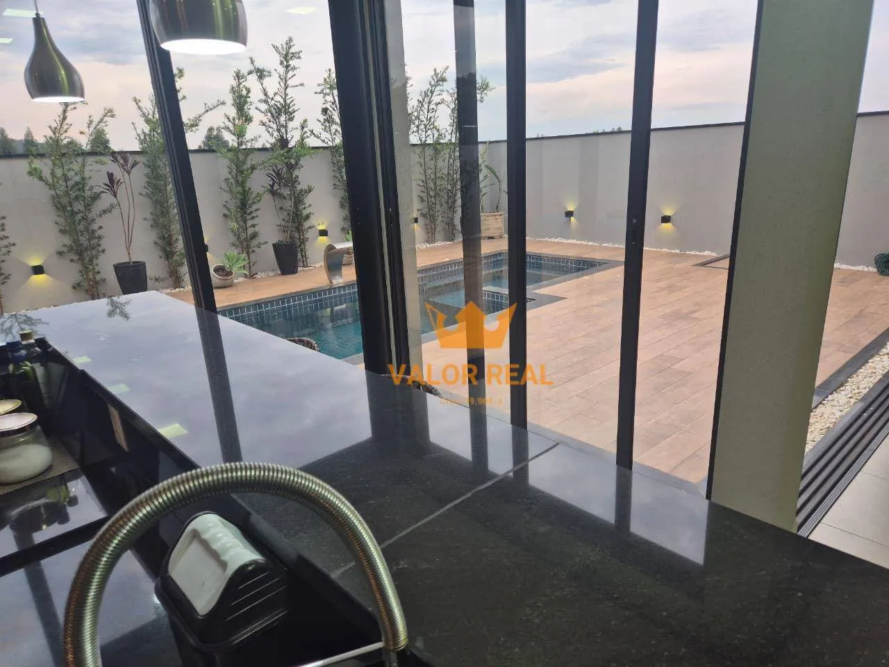 Imagem Casa Nova em Cond com 4 Suites, 6 vagas, 280 m² Residencial Ibi-Aram II. Aceita Financto.