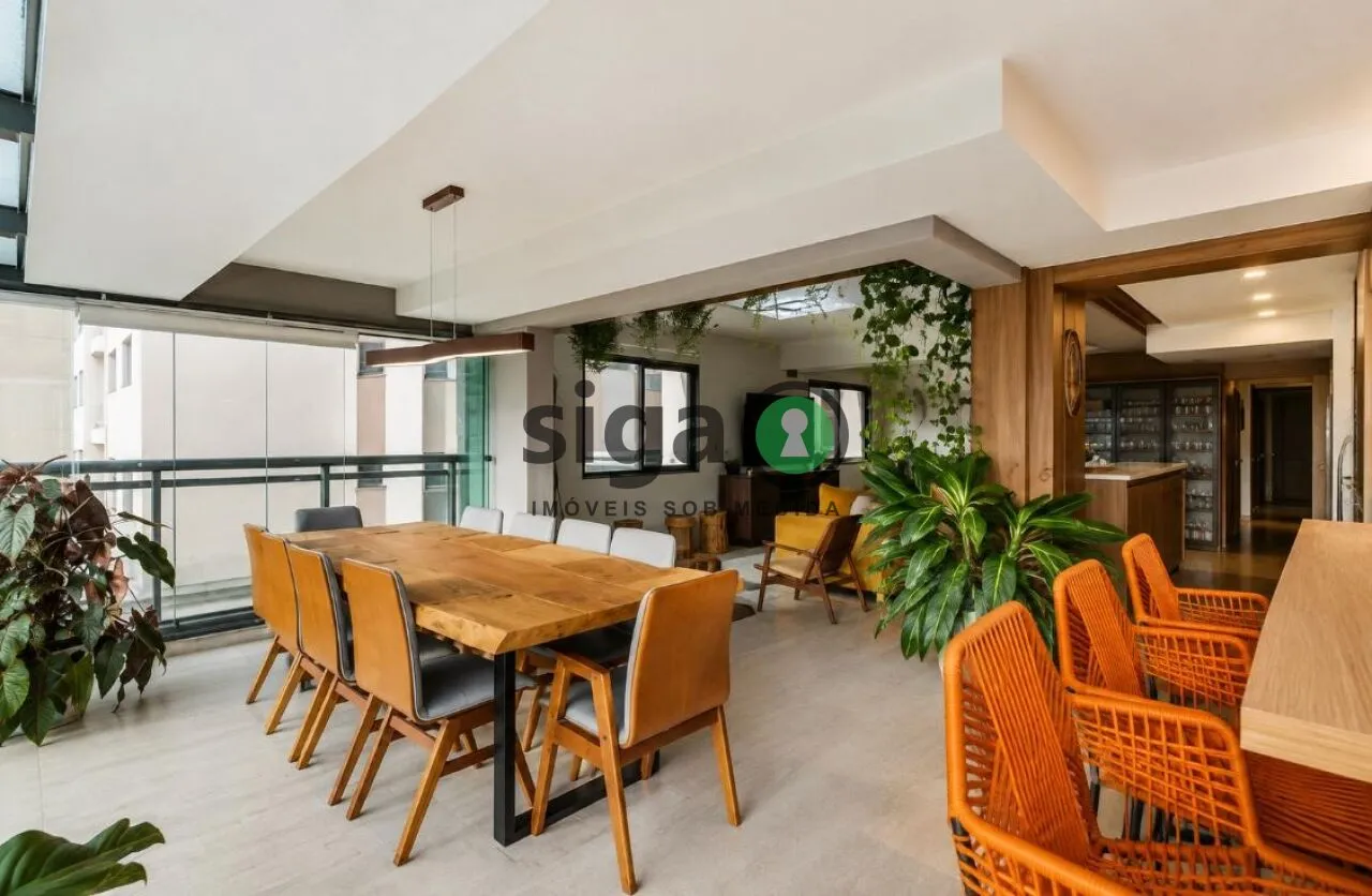 Imagem Apartamento em Perdizes à Venda, com 206m² com 4 suítes, 3 vagas, Semi Mobiliado.