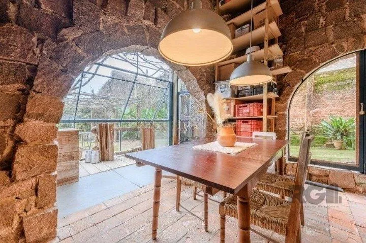 Imagem Casa com 3 dormitórios, 153 m² no bairro Vila Conceição, zona sul de Porto Alegre/RS.