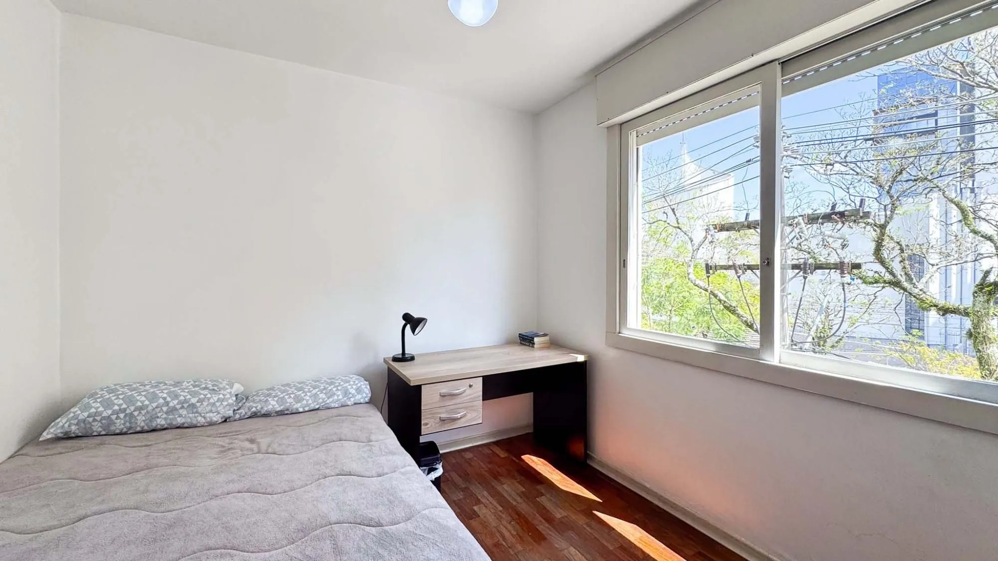 Imagem Apartamento 2 dorms à venda Rua Professor Cristiano Fischer, Jardim do Salso - Porto Alegre