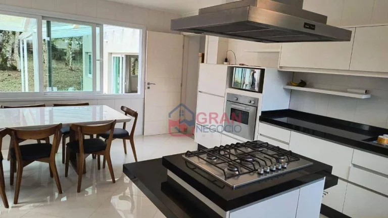 Imagem Casa Alto Padrão para Aluguel em Condomínio Fechado com Bosque Privativo