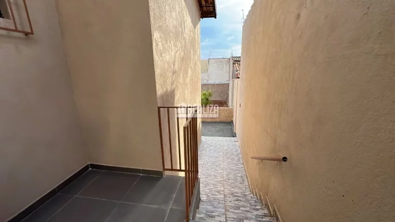 Imagem Casa de 3 quartos para alugar em Uberaba - Conjunto Pontal