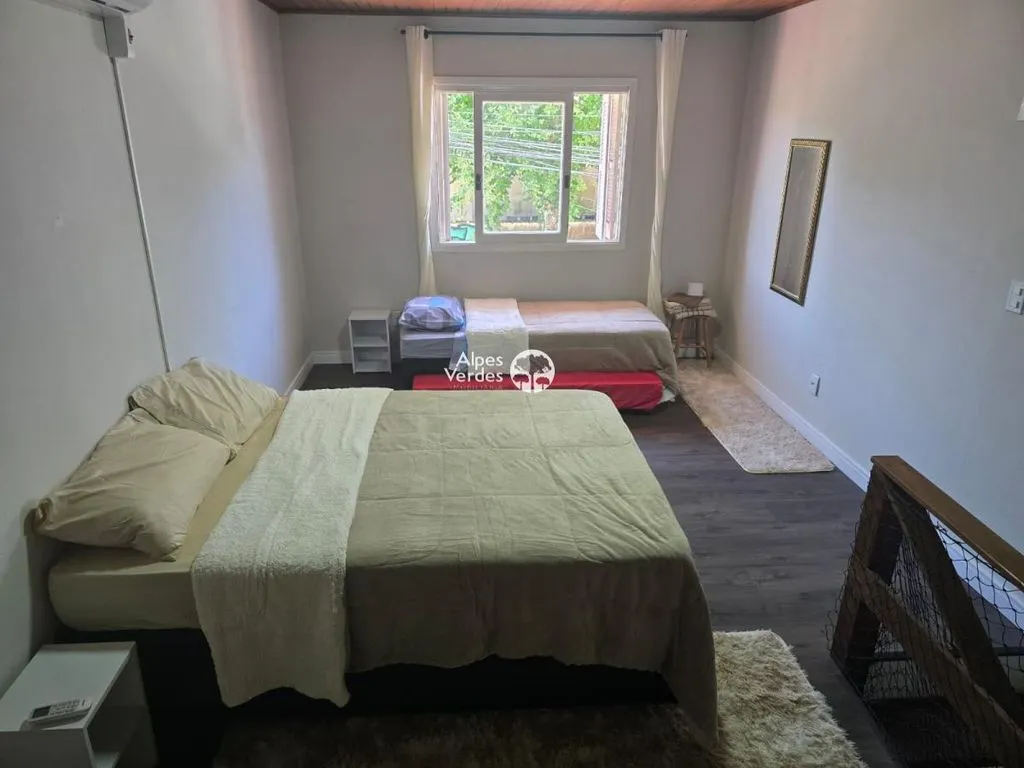 Imagem VENDE-SE APARTAMENTO DUPLEX MOBILIADO, NO CENTRO DA CIDADE DE CANELA.