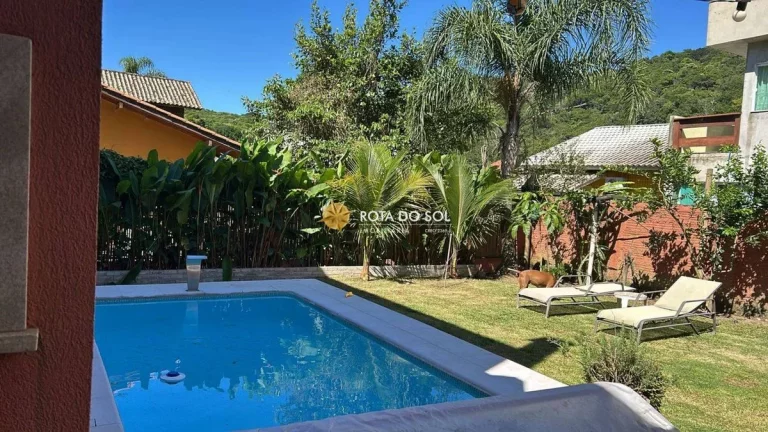 Imagem Casa com piscina à venda Praia Mariscal Bombinhas SC