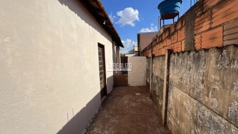 Imagem Casa com 1 dormitório no bairro Vila Militar, em Uberaba