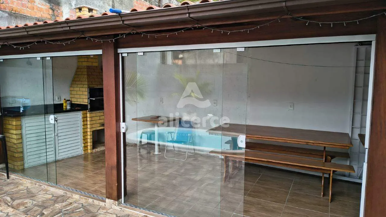 Imagem Sobrado à venda com 3 quartos 1 suíte, 105m² em Potecas São José