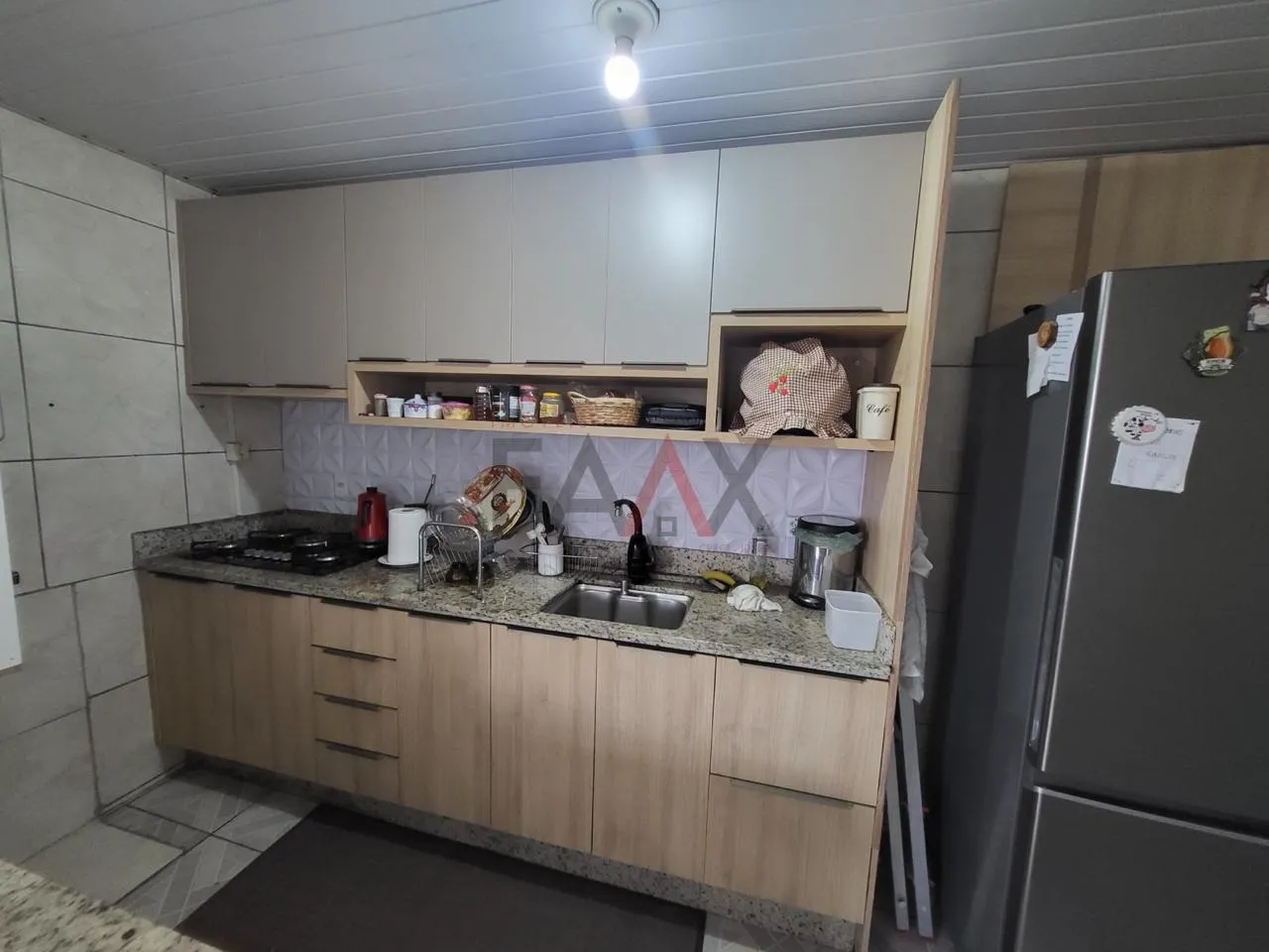 Imagem Casa de Esquina à Venda no Bonsucesso, espaco amplo, oportunidade!