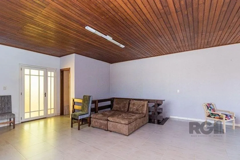 Imagem Casa Mista 266m² - 4 dormitórios, 1 suíte, 3 vagas no bairro Parque Santa Fé