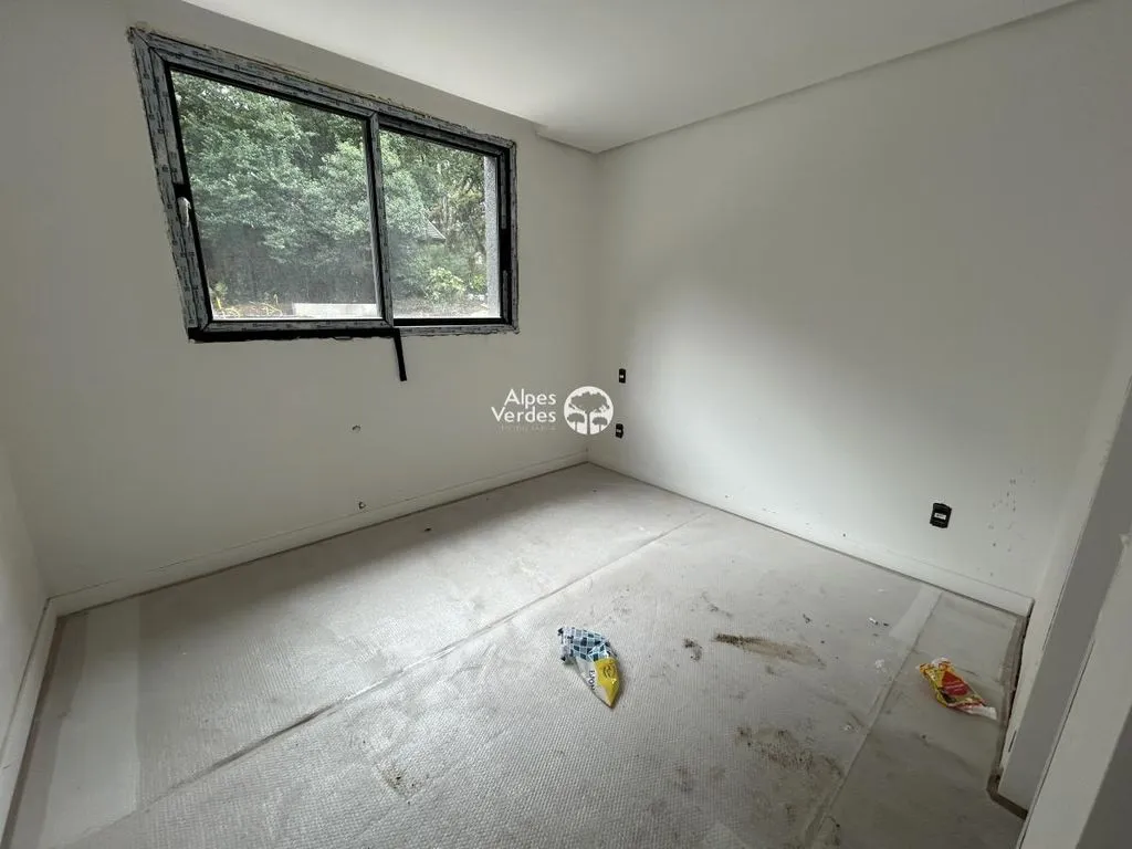 Imagem Vende-se apto prox ao centro de Gramado- 3 quartos- Valor R$ 2.335.000,00
