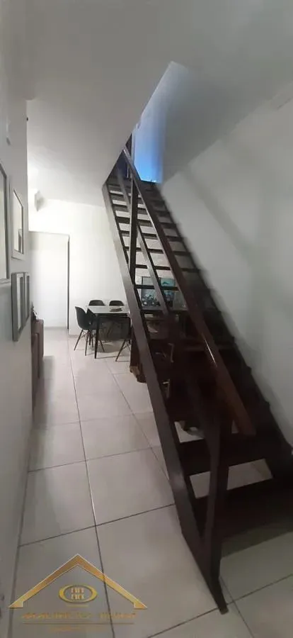 Imagem Casa em Condomínio para Venda em Cabo Frio / RJ no bairro Palmeiras