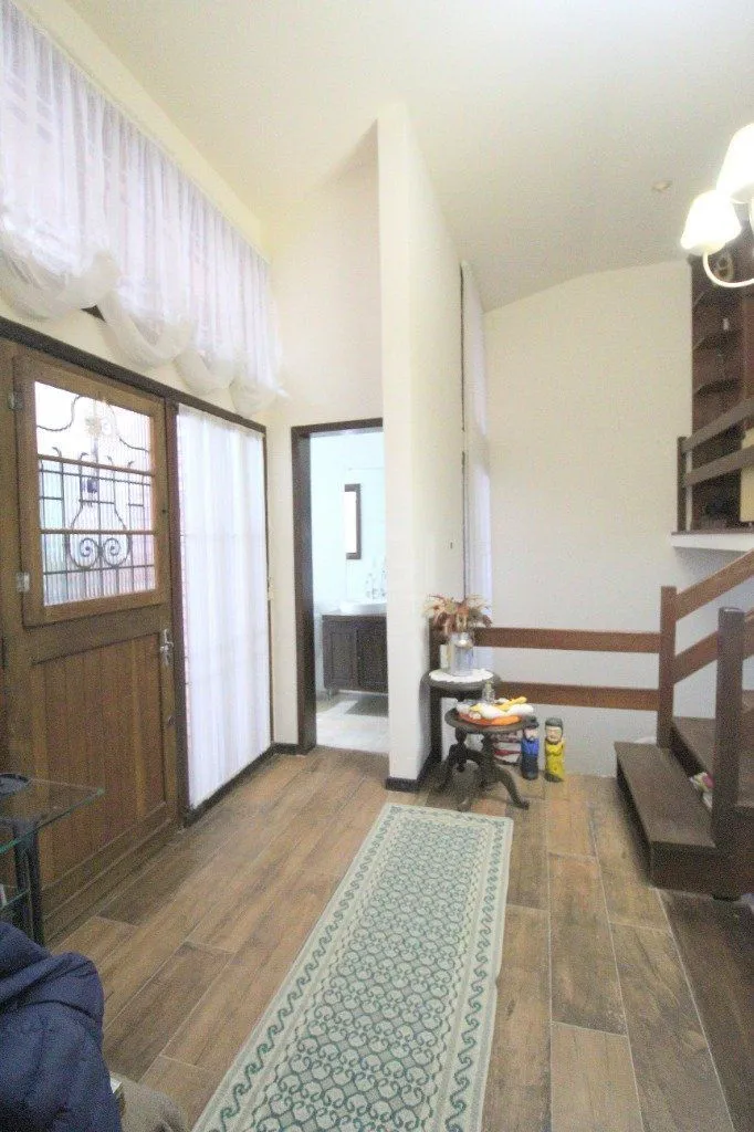 Imagem Casa para Venda - 100m², 3 dormitórios, 3 vagas - Nonoai
