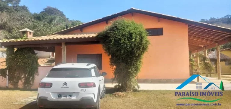 Imagem Viva em Grande Estilo: Casa com 5 Quartos e Piscina - Itapeva