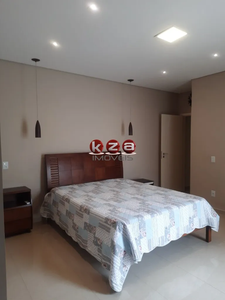 Imagem Casa de alto padrão à venda em condomínio exclusivo de Valinhos-SP, no Loteamento Residencial Santa Gertrudes: 3 quartos, 1 suíte, 2 salas, 3 banheiros, 2 vagas de garagem, 287,60 m².