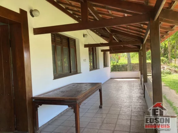 Imagem Vendo Casarão em Itaipuaçu com 5 Quartos, 2 Suítes.