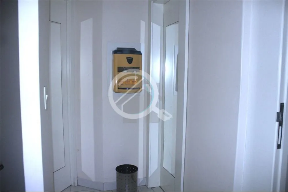 Imagem Sala Comercial com Estrutura Completa para Clínica Odontológica. Localizada no primeiro andar, est...