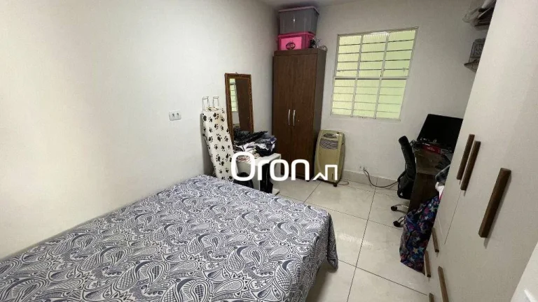 Imagem Casa com 3 dormitórios à venda, 231 m² por R$ 620.000,00 - Parque das Laranjeiras - Goiânia/GO