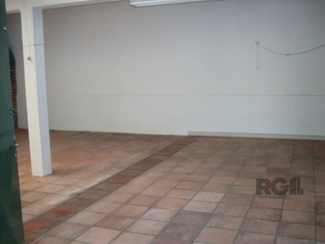 Imagem Casa comercial térrea na Av. Aparício Borges - Bairro Teresópolis