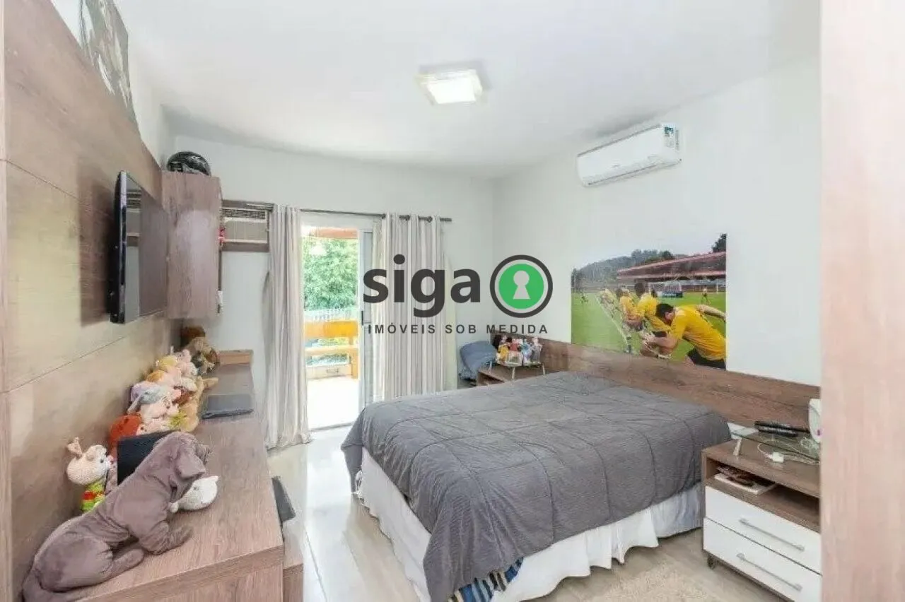 Imagem Sobrado no Bairro Alto de Pinheiros, com 3 Quartos e 5 vagas , à Venda