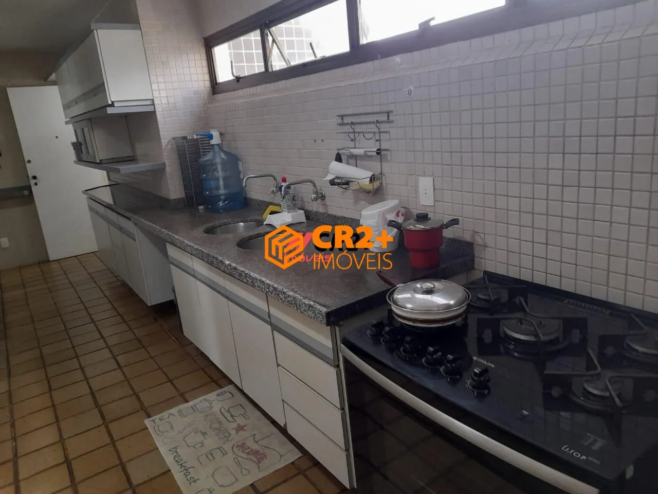 Imagem Cobertura a Venda com 5 Quartos, 3 suítes e Piscina com 460m² em Boa Viagem em R