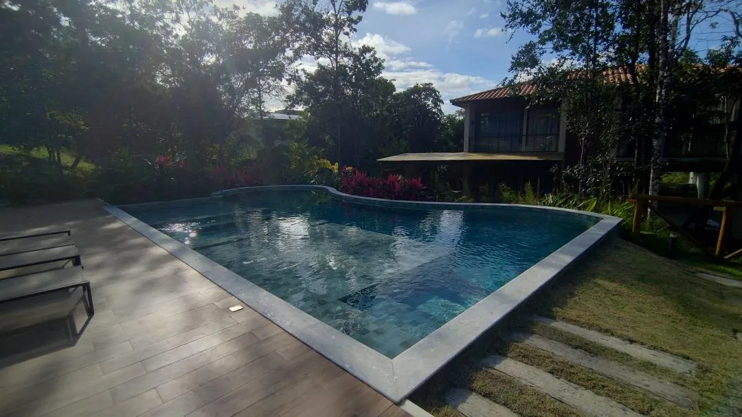 Imagem Oportunidade: Casa em Condomínio com Piscina na Praia do Forte - Venda!