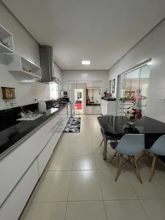 Imagem Casa à venda no bairro Centro - Goianésia/GO