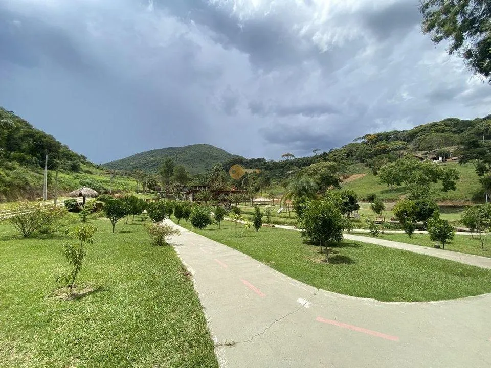 Imagem Terreno em Condomínio para Venda em Teresópolis / RJ no bairro Fazenda Alpina
