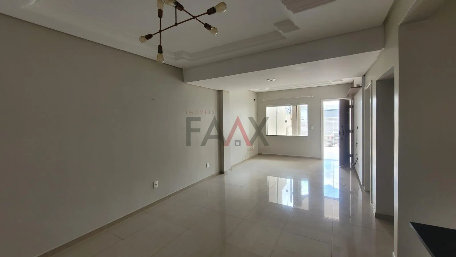 Imagem Sobrado com 3 dormitórios á venda,300.00 m², Alto da XV, GUARAPUAVA - PR