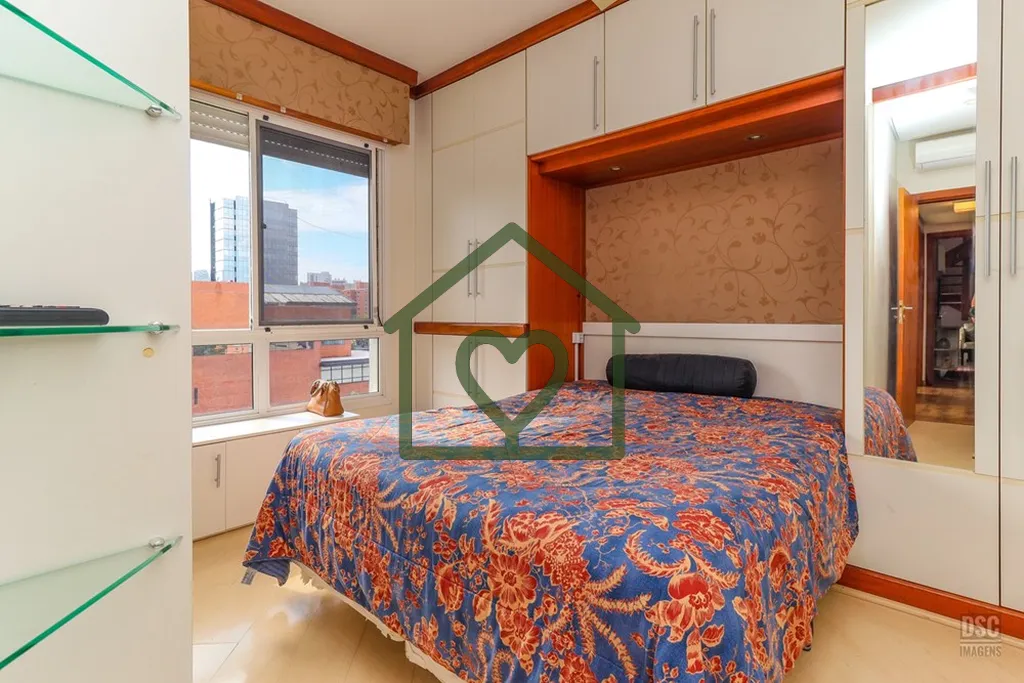 Imagem LINDA COBERTURA DE 200M² , 3 dormitórios sendo 1 suíte, 2 banheiros social, mais banheiro auxilia...
