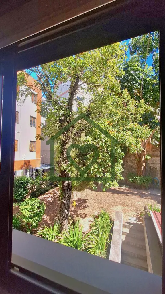 Imagem A/J BROKERS VENDE NO BAIRRO RIO BRANCO EM PORTO ALEGRE: 
 
 APARTAMENTO GARDEN TIPO CASA ? SEMIMOBIL...
