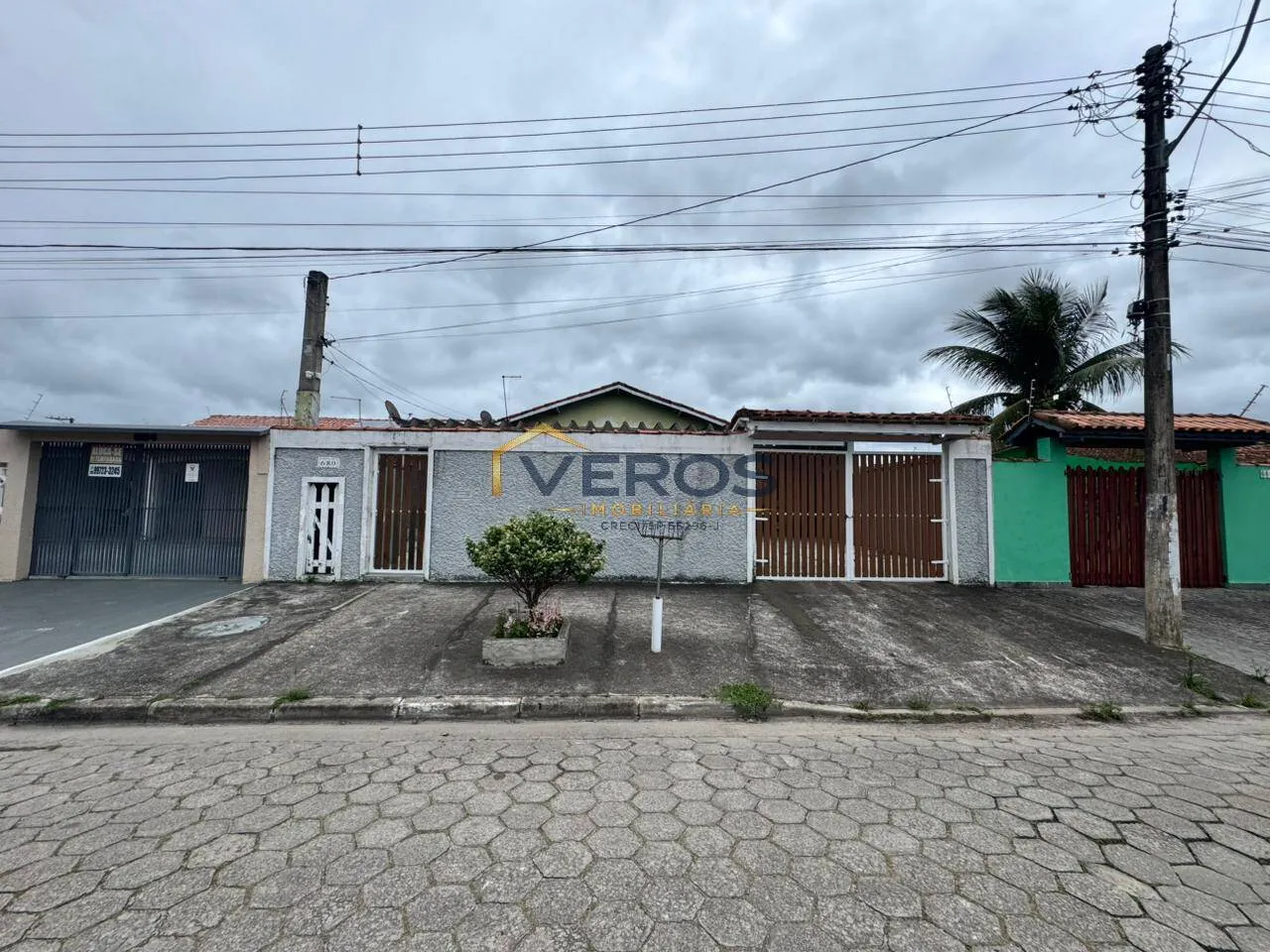 Imagem Casa com amplo terreno no Jardim Britânia - Caraguatatuba