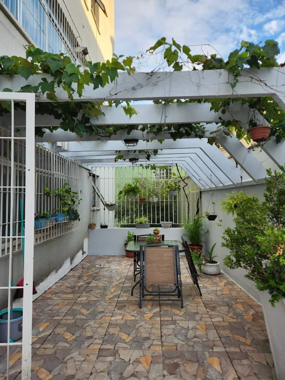 Imagem Vende-se apartamento garden com 3 quartos (1 suíte), 197m² e 2 vagas - Jardim Lindóia