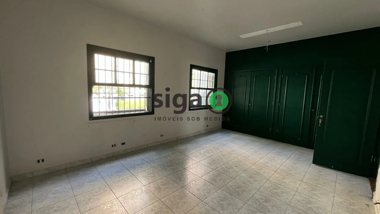 Imagem Casa Comercial em Ponto Estratégico de Indianópolis com 4 Vagas